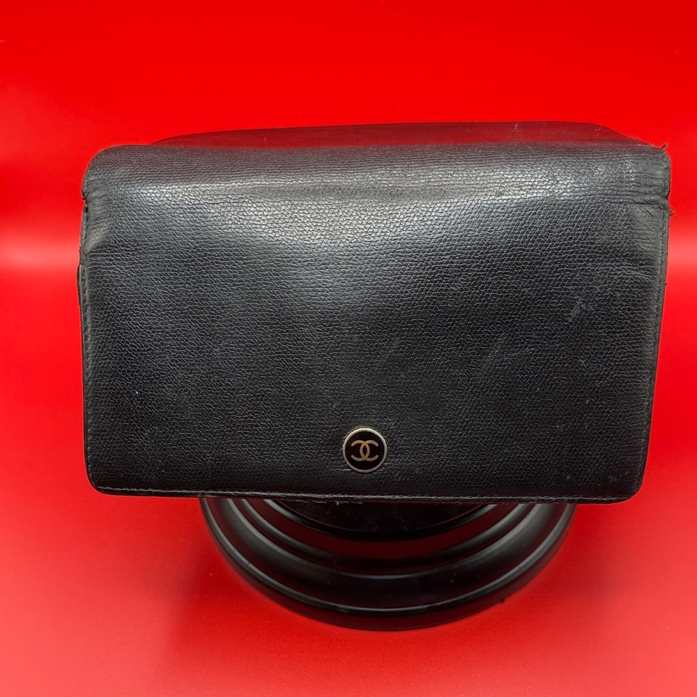 CHANEL Elegant Black women long wallet